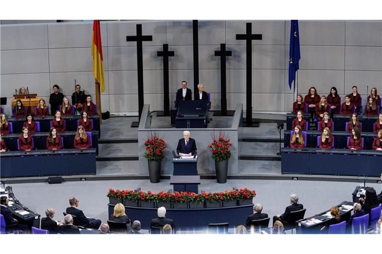 Italiens Staatspräsident Mattarella hält die zentrale Gedenkrede zum Volkstrauertag im Bundestag