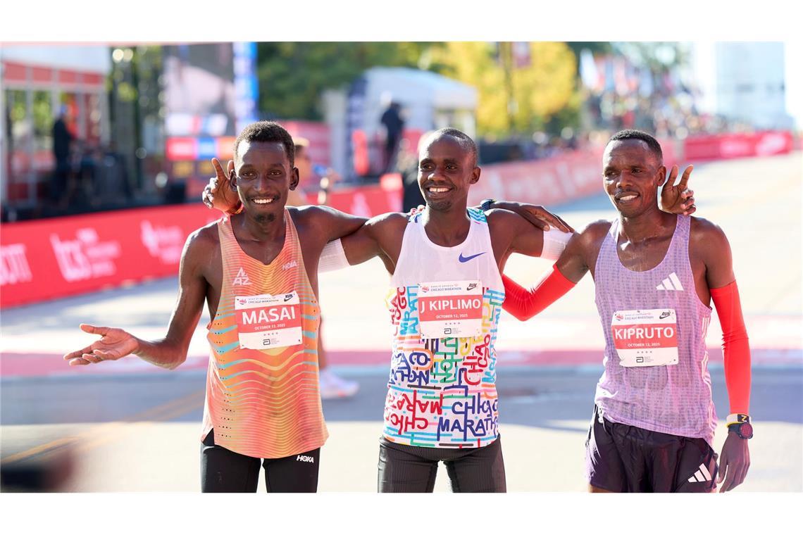 Jacob Kiplimo (M) aus Uganda hat den Chicago-Marathon gewonnen.