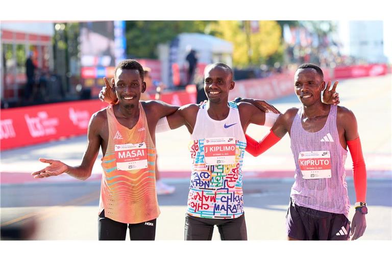 Jacob Kiplimo (M) aus Uganda hat den Chicago-Marathon gewonnen.