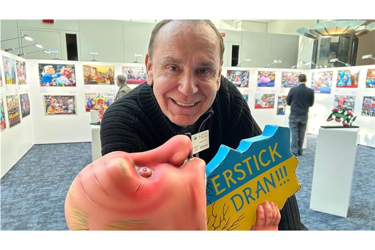 Jacques Tilly wird im Europaparlament in Brüssel mit einer eigenen Ausstellung seiner Karnevalswagen geehrt.