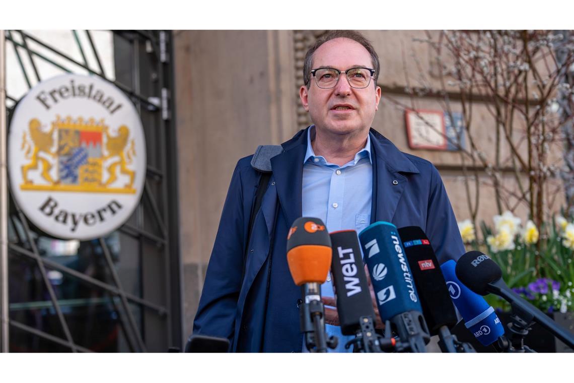 Das ist Merz' neues Kabinett Jahrelang steuerte Alexander Dobrindt die CSU-Linie durch die Berliner Bundespolitik - nun wechselt er erneut ins Kabinett. (Archivbild)