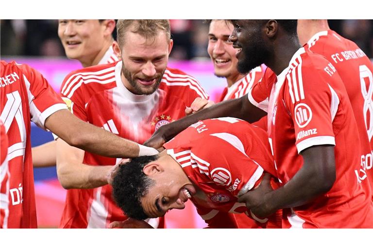 Jamal Musiala jubelt über sein erstes Bundesliga-Tor seit fast einem Jahr.