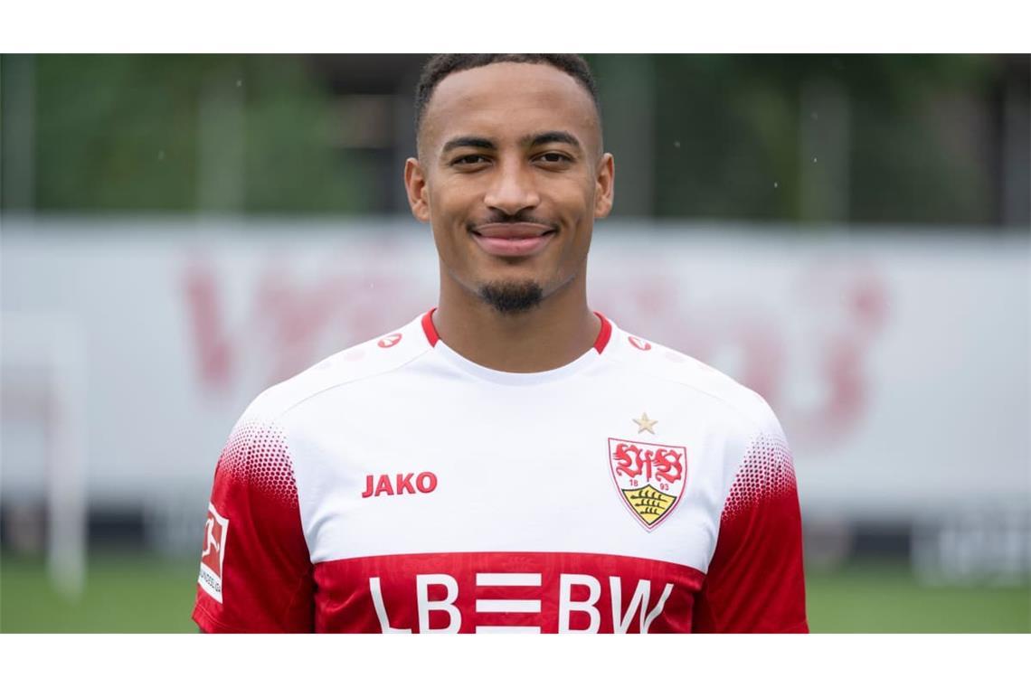 Jamie Leweling (Note 2,5): Kam nach 70 Minuten für Führich – und fügte sich gleich nahtlos ins VfB-Spiel ein. &nbsp;Setzte sich ein, zweimal mit seinen wuchtigen Antritten im Eins-gegen-Eins durch. Seine Dynamik ist es unter anderem, die Leweling so interessant für die AS Rom und den FC Everton gemacht haben.