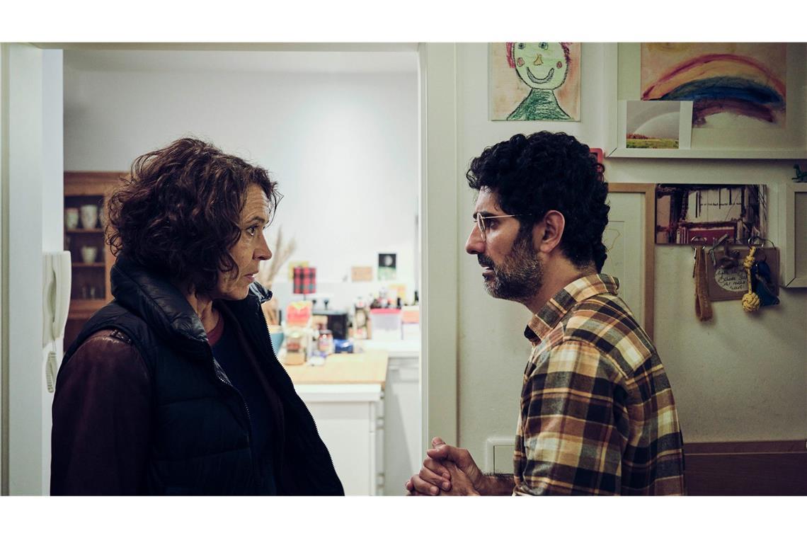 „Der Stelzenmann“: Was taugt der neue „Tatort“ aus Ludwigshafen? Jan (Reza Brojerdi) fragt Odenthal (Ulrike Folkerts), ob sein Sohn überhaupt noch am Leben ist. Die Kommissarin ist überzeugt davon.
