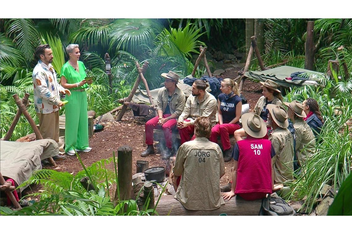 Mit dieser Kandidatin hat Sonja Zietlow Mitleid Jan und Sonja besuchen die Campbewohner und -bewohnerinnen.