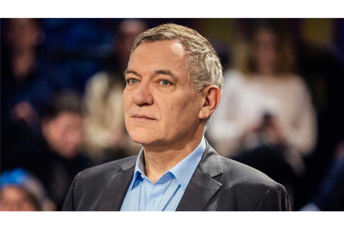 Scholz nennt Chialo "Hofnarr" - "nicht rassistisch" gemeint Jan van Aken. Die Linke verzeichnet nach einer beispiellosen Eintrittswelle in den vergangenen Wochen 81.200 Mitglieder - nach Parteiangaben so viele wie nie zuvor seit ihrer Gründung 2009.