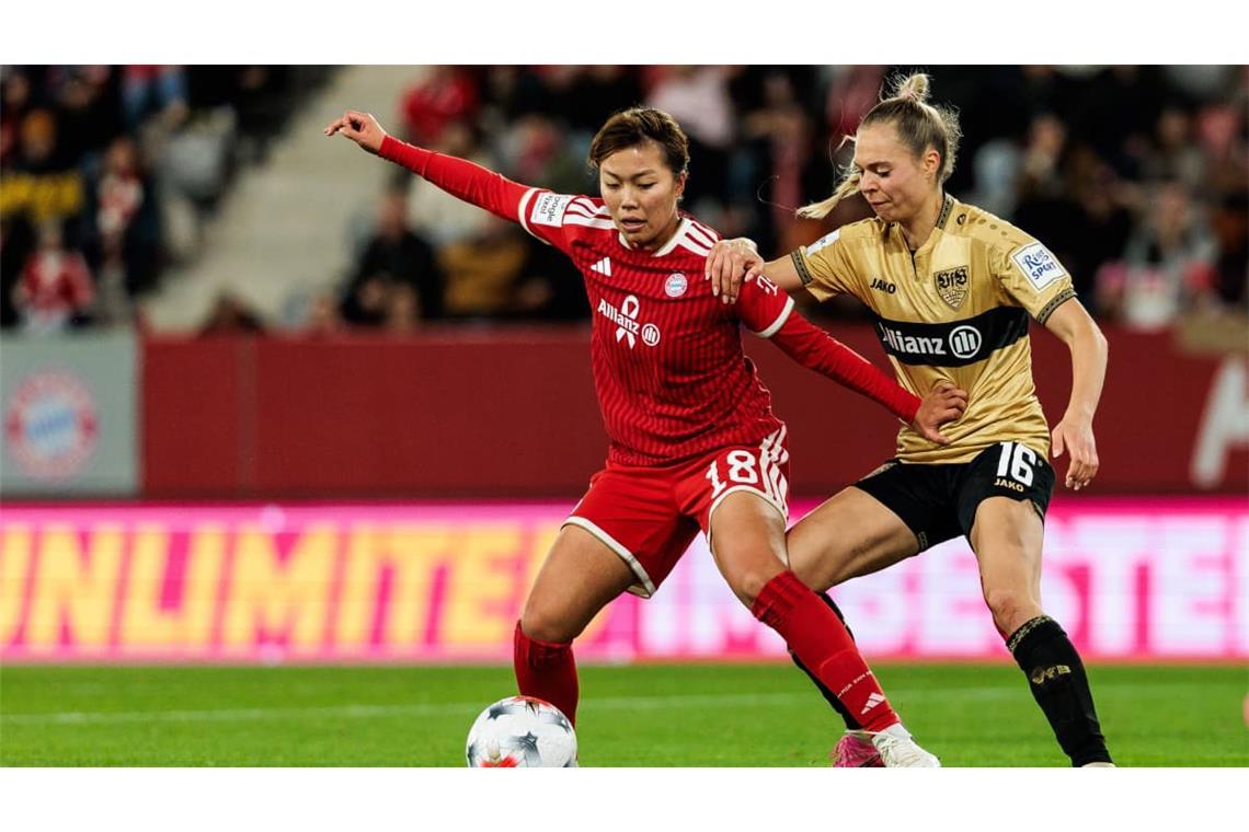 Janina Hechler (re.) im Spiel beim FC Bayern – gegen EIntracht Frankfurt wollen sich die Frauen des VfB Stuttgart besser präsentieren.