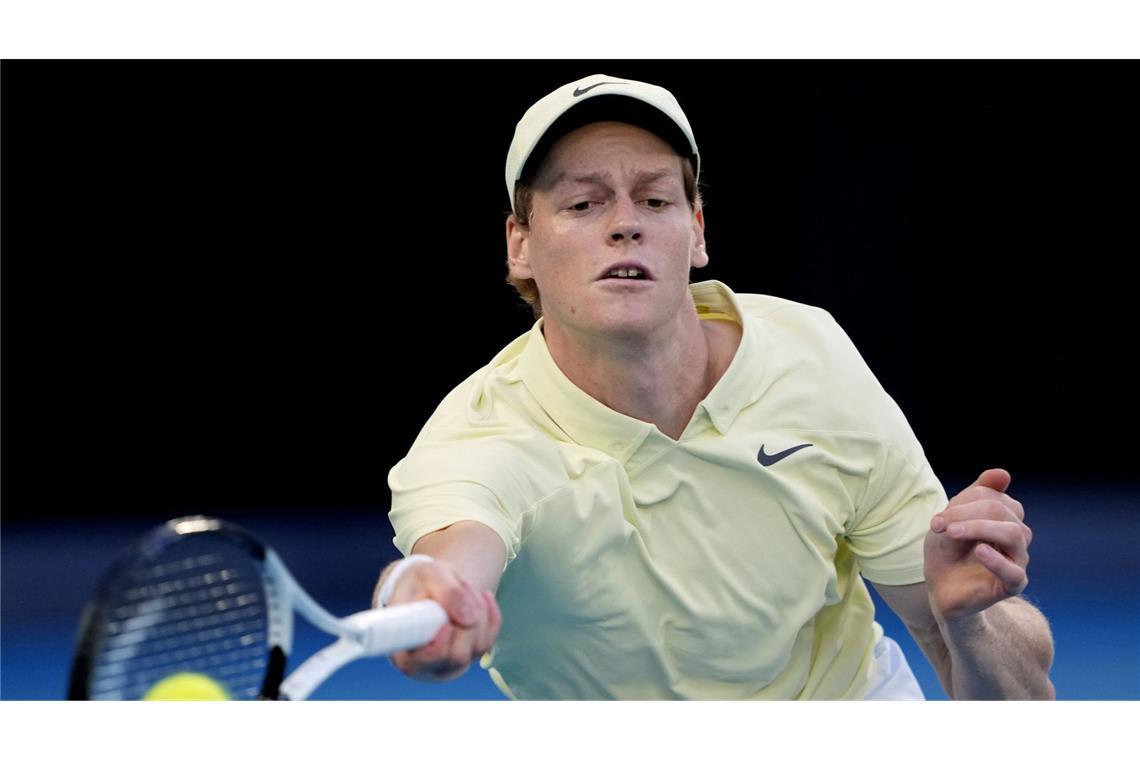 Weltranglistenerster drei Monate wegen Doping-Verstoß gesperrt Jannik Singer gewann Ende Januar die Australian Open. Im Finale setzte er sich gegen den Deutschen Alexander Zverev durch.