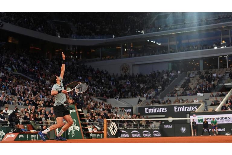 Jannik Sinner gegen Arthur Rinderknech bestritten eine Night Session in Paris.