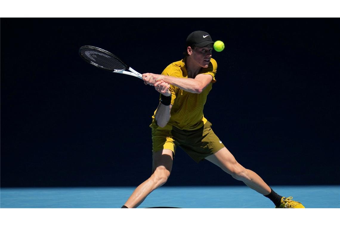 Jannik Sinner quälte sich in Melbourne ins Achtelfinale.