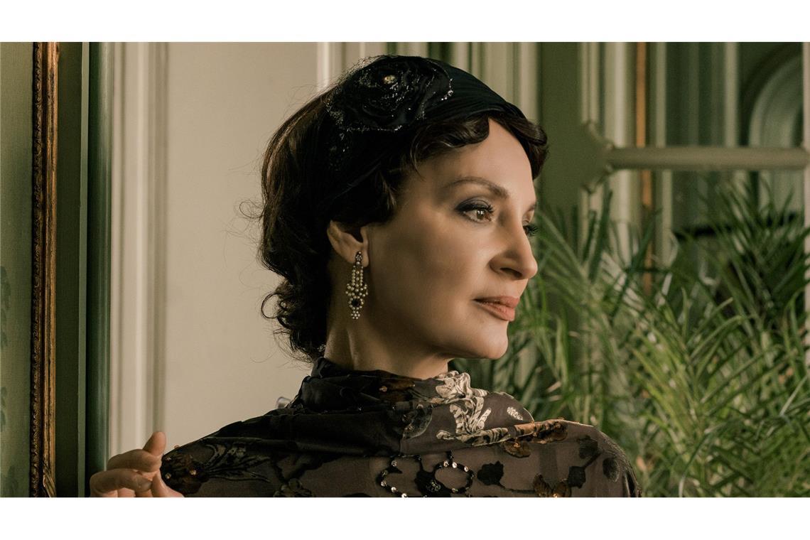 Maurice Ravel in sinnlicher Mission Jeanne Balibar spielt die Tänzerin Ida Rubinstein, die 1928 Ballettmusik bei Maurice Ravel bestellt – und ordentlich Druck machen muss, damit der Komponist die Deadline einhält.