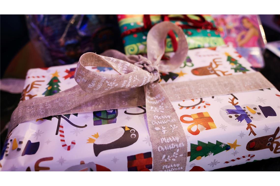 Wie lief das Weihnachtsgeschäft in Deutschland? Jeder Fünfte in Deutschland gab laut einer Yougov-Umfrage in diesem Jahr weniger für Geschenke aus.