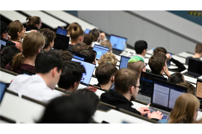 Jeder zehnte Abschluss entfiel auf das Lehramt. (Archivbild)