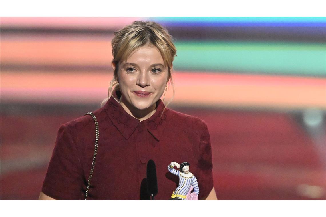Appelle für offene Gesellschaft beim Bayerischen Filmpreis Jella Haase nutzte ihre Dankesrede für einen flammenden politischen Appell.