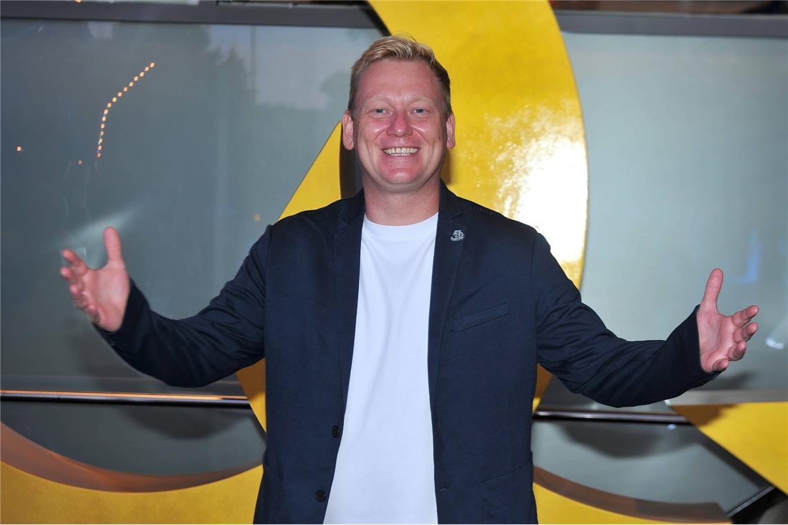 Jens „Knossi“ Knossalla zieht auch dieses Jahr wieder mit Promi-Freunden in den Container.