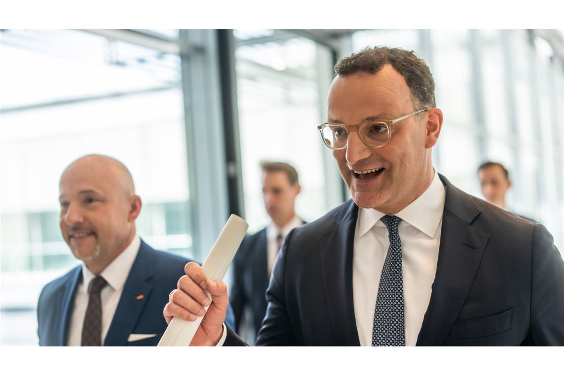 Jens Spahn (rechts), CDU/CSU Fraktionsvorsitzender im Bundestag, und  Alexander Hoffmann, CSU Landesgruppenvorsitzender (Archivbild)..