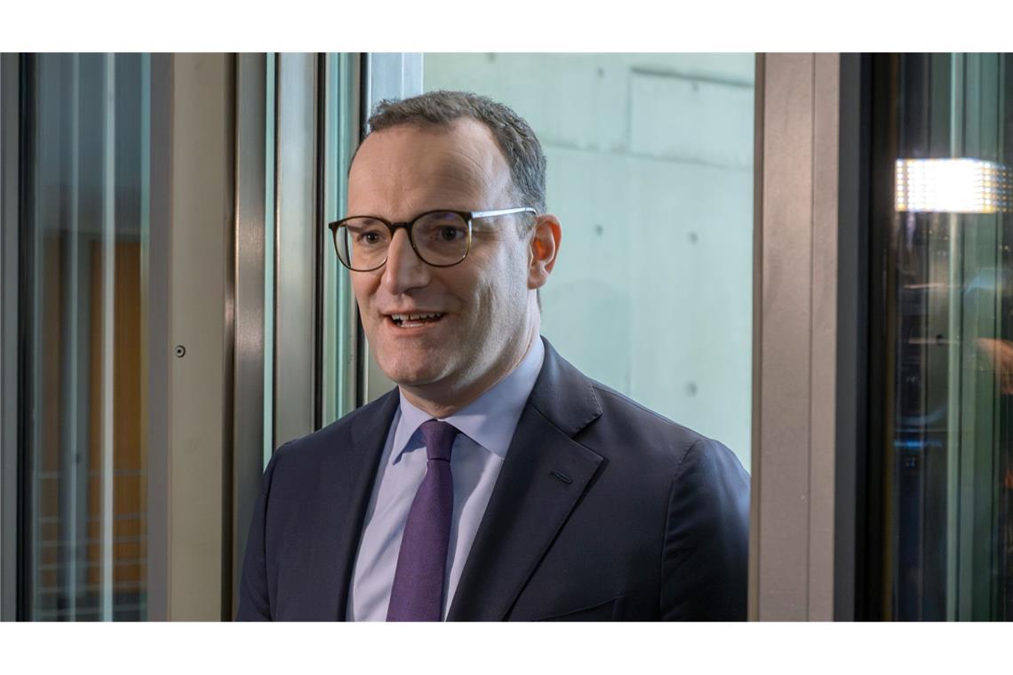 Jens Spahn stellt sich den Fragen der Abgeordneten zu Corona.