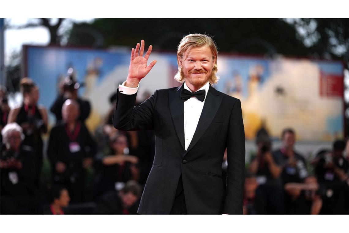 Jesse Plemons ist in "Bugonia" als garstiger Verschwörungsideologe zu sehen.
