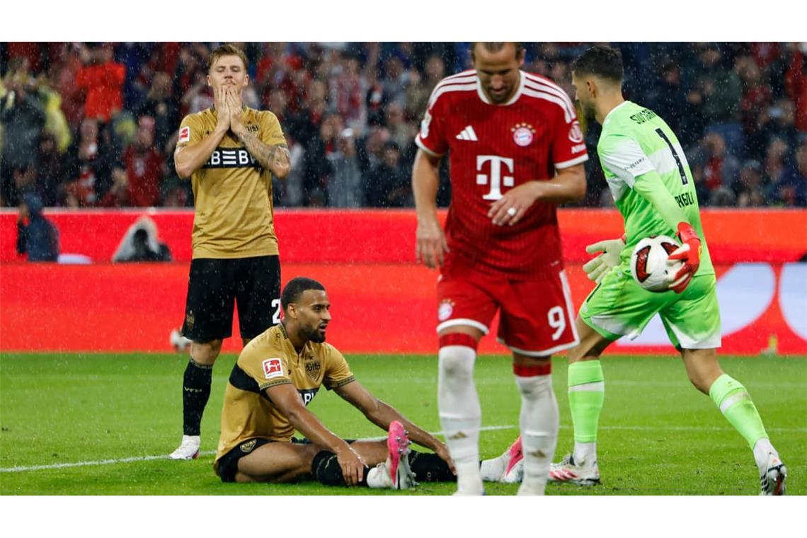 Jetzt geht es Schlag auf Schlag. Josha Vagnoman erzielt zwei Minuten später ein Eigentor&nbsp;– 3:1 für die Bayern.