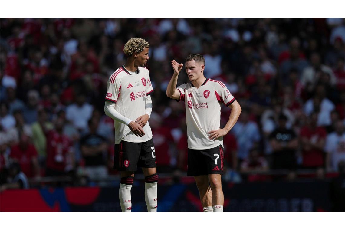 Jetzt in Liverpool: Die ehemaligen Bundesliga-Stars Hugo Ekitike (l) und Florian Wirtz.