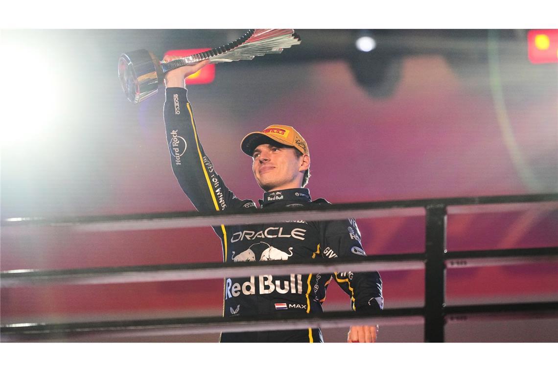 Jetzt liegt Max Verstappen nur noch 24 Punkte hinter Platz eins.