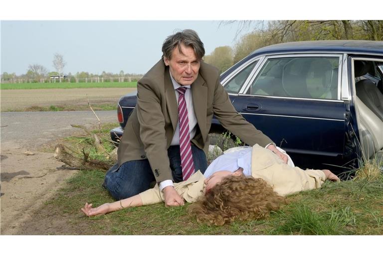 Jo Gerner (Wolfgang Bahro), Paulina (Christina Arends).