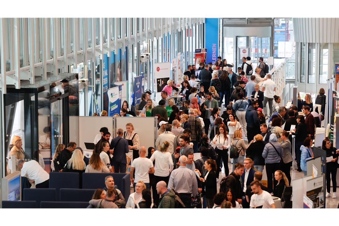 Jobmesse für Geflüchtete in Berlin, organisiert vom Berliner Jobcenter, der IHK Berlin und von der Handwerkskammer