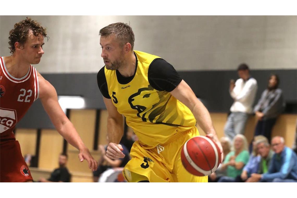 Jochen Mikait und die Basketballer des SV Leonberg/Eltingen bleiben Spitzenreiter in der Landesliga.