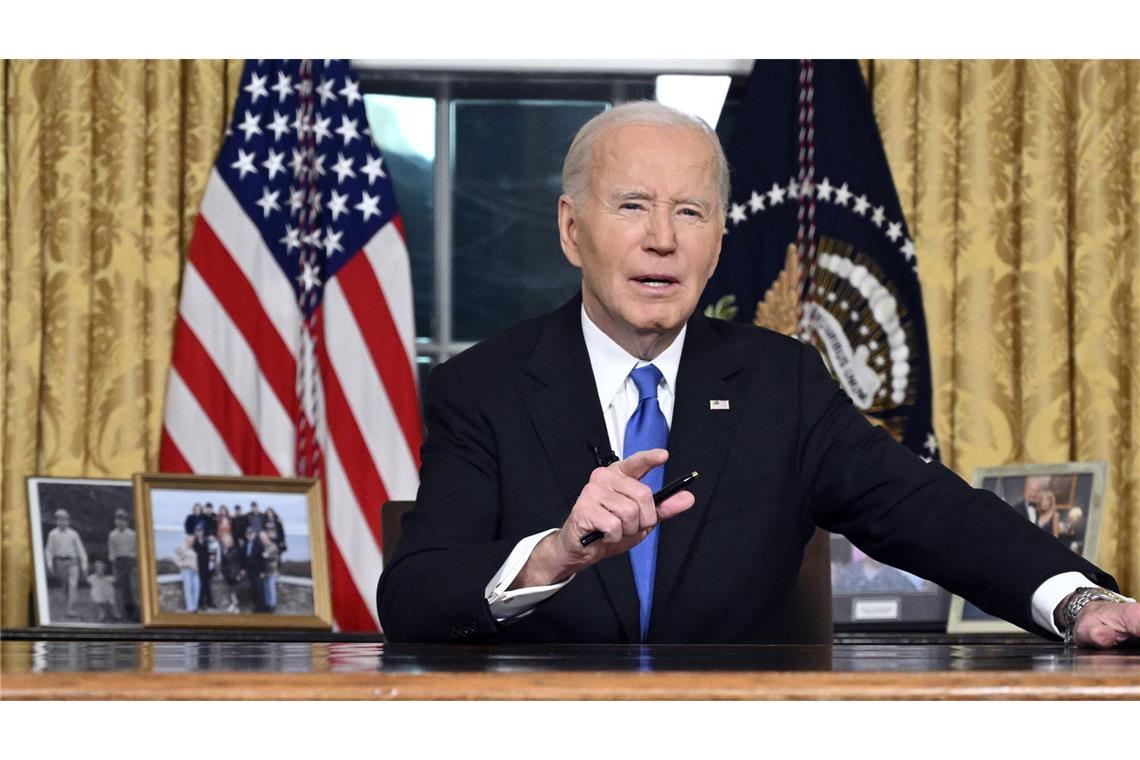 Biden warnt zum Abschied vor Gefahr durch Oligarchie in USA Joe Biden warnte bei seiner Abschiedsrede vor einer bedrohlichen Oligarchie in den USA.