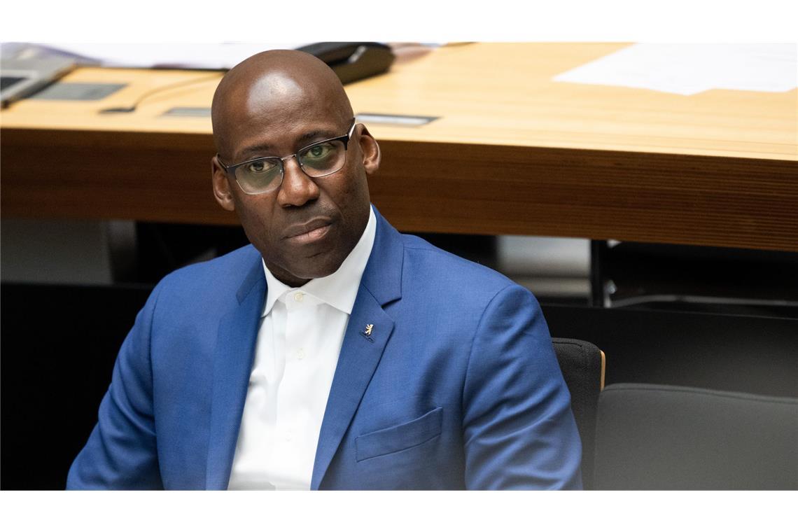 „Geplante Kürzungen greifen zu tief“ – Berlins Kultursenator tritt zurück Joe Chialo erklärte am Freitag seinen Rücktritt als Kultursenator Berlins.
