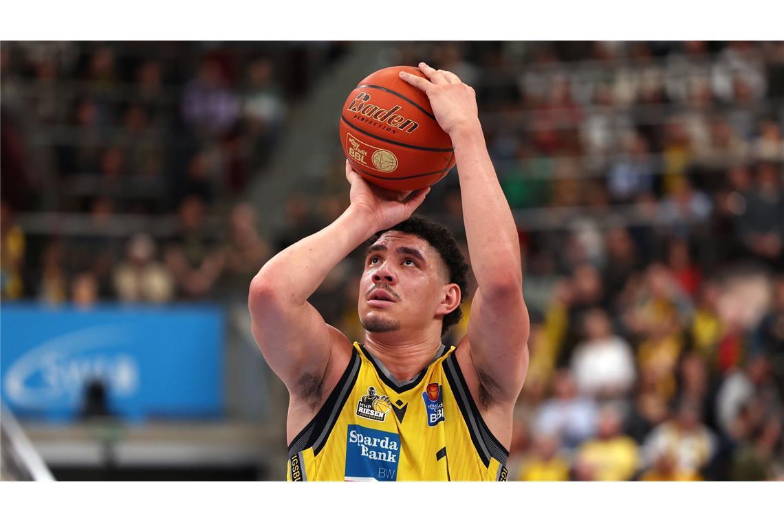 MHP Riesen Ludwigsburg feiern Pflichtsieg in Göttingen Joel Scott trifft für die Riesen am besten.