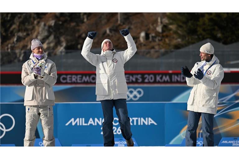 Johan-Olav Botn (m) denkt bei seinem größten Erfolg an seinen gestorbenen Teamkollegn Sivert Bakken.