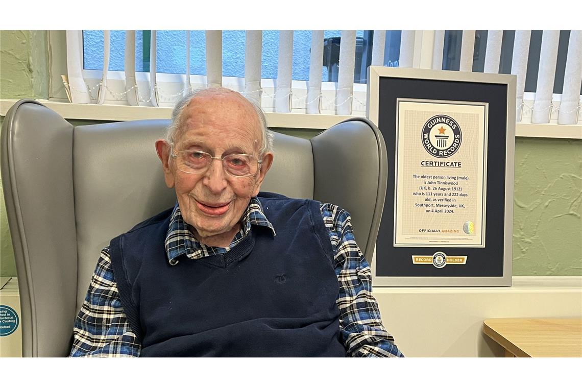 Wohl ältester Mann der Welt stirbt mit 112 Jahren John Tinniswood ist im Alter von 112 Jahren gestorben.