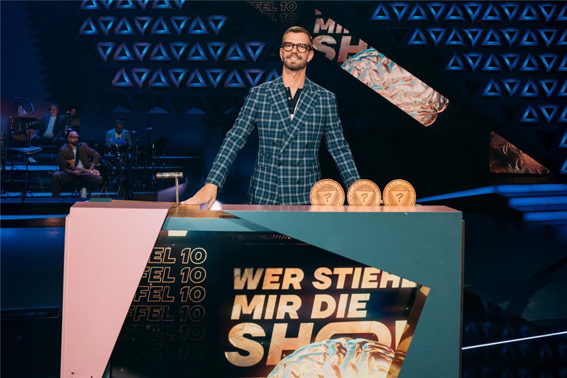 Joko Winterscheidt spielt zum 10. Mal um die Moderation seiner Show „Wer stiehlt mir dir Show“.