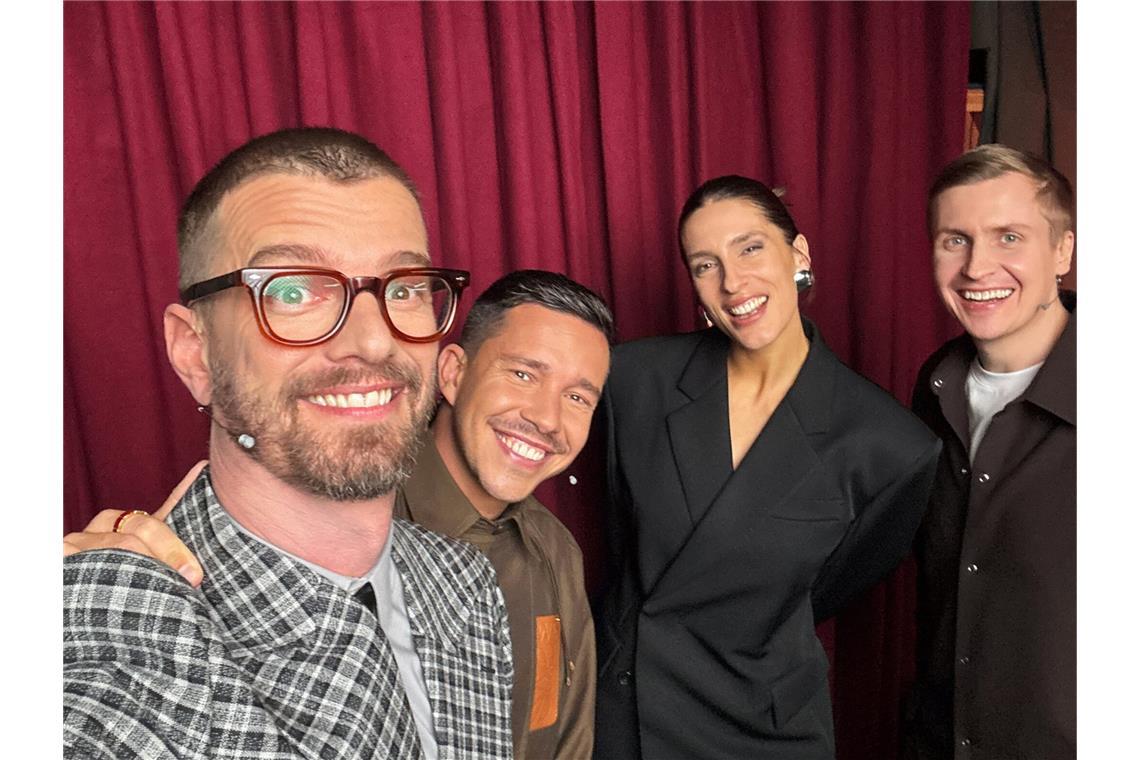 Joko Winterscheidt und die Promis der 11. Staffel von „Wer stiehlt mir die Show?“.