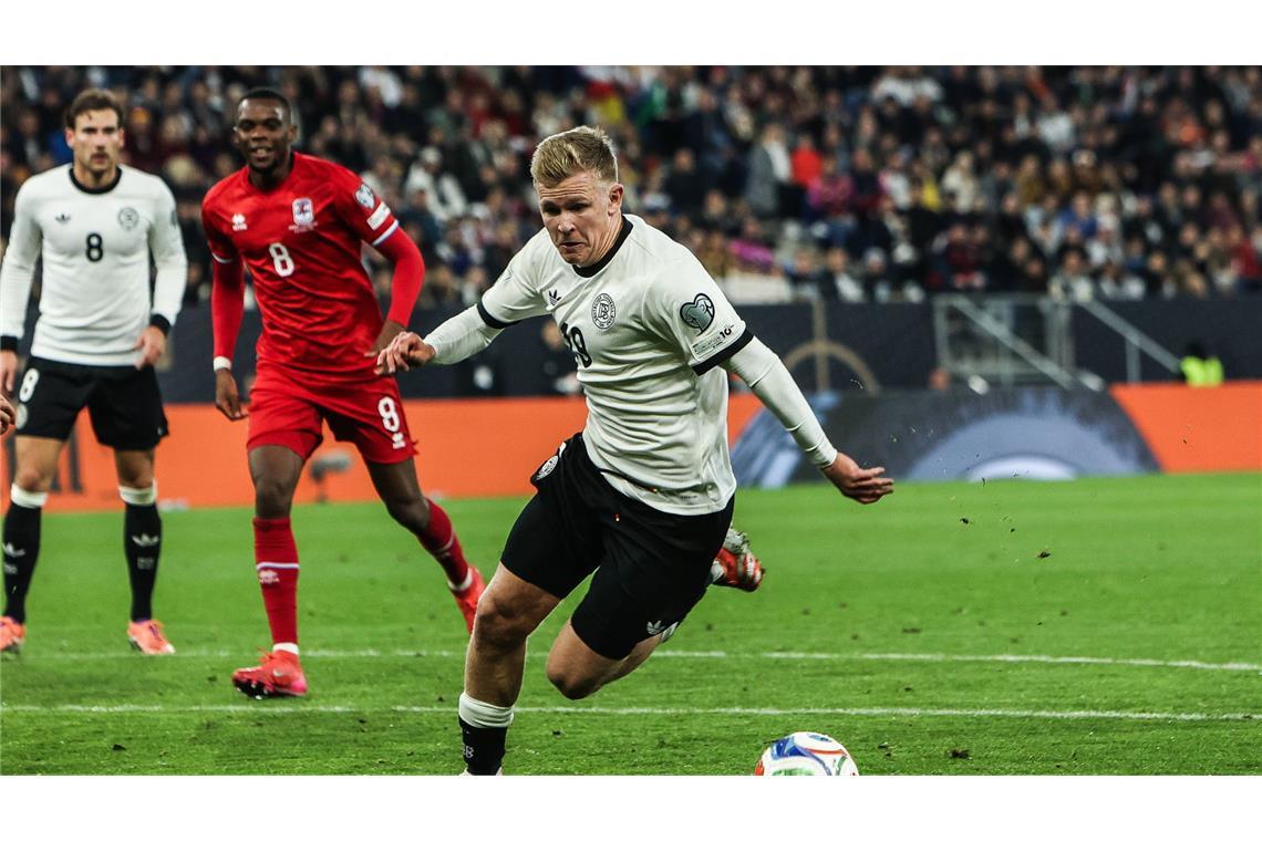 Gnabry und Kimmich überragen beim 4:0 gegen Luxemburg Jonathan Burkardt (Note 3,5): Der Offensivmann von Eintracht Frankfurt wurde nach einer knappen Stunde eingewechselt und konnte keine großen Akzente mehr setzen.