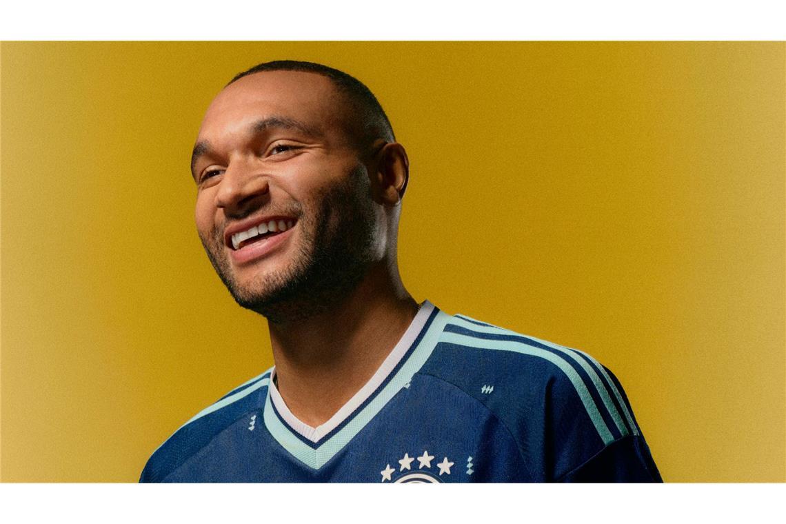 Jonathan Tah im neuen DFB-Auswärtstrikot.