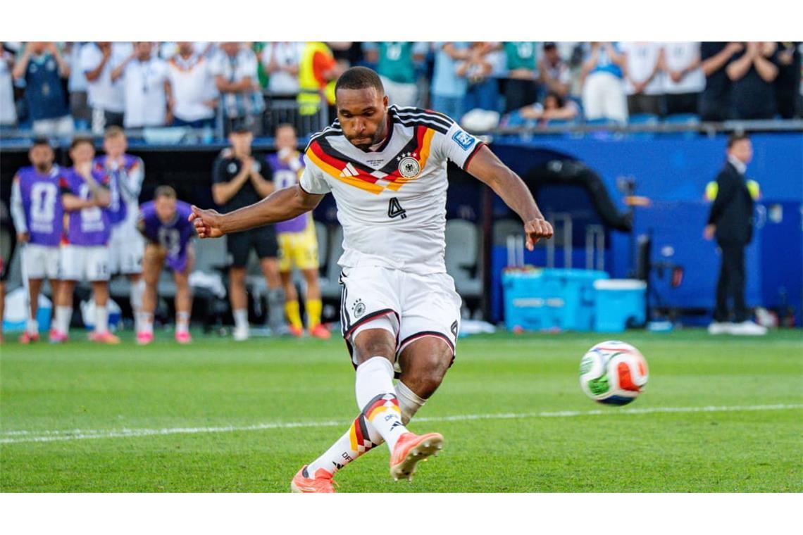 Jonathan Tah (Note 3): Der Innenverteidiger des FC Bayern scheint auch unter Jürgen Klopp im Nationalteam gesetzt zu sein. Er rechtfertigte das Vertrauen in Amsterdam weitgehend. In stürmischen niederländischen Phasen präsent und gut positioniert.