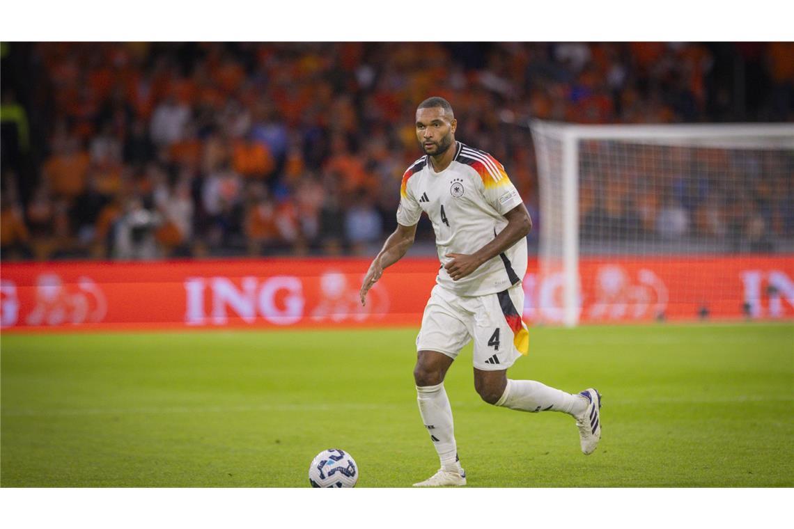 Rückkehrer Goretzka trifft zum Sieg – DFB-Elf gewinnt Viertelfinal-Hinspiel Jonathan Tah (Note 4): Längst ist der Leverkusener ein Fixpunkt in der deutschen Abwehr – in Mailand war der Innenverteidiger erstmal keine Stütze, weil sein Klärungsversuch im Sechzehner in Minute neun direkt beim italienischen Torschützen zum 1:0, Sandro Tonali, landete. Leistete sich bei einem Steilpass der Italiener und Großchance danach noch einen Stellungsfehler in der 32. Minute. Es gab schon bessere, gefestigtere Tah-Auftritte im DFB-Dress.