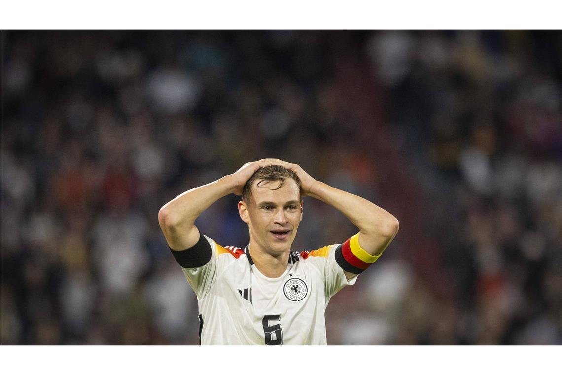 Mit Spaßfußball zum Torrekord – DFB-Team stürmt zum Gruppensieg Joshua Kimmich (Note 2,5). Der Kapitän, der so schlecht verlieren kann, punktete gegen Bosnien in eigener Sache – und zwar schon sehr früh. Seine punktgenaue Flanke von rechts verwertete Jamal Musiala nach 79 Sekunden per Kopf. Später weiter mit einigen starken Flanken – und kaum einem Wackler oder Fehler, defensiv wie offensiv. Musste nach 71 Minuten verletzt runter.