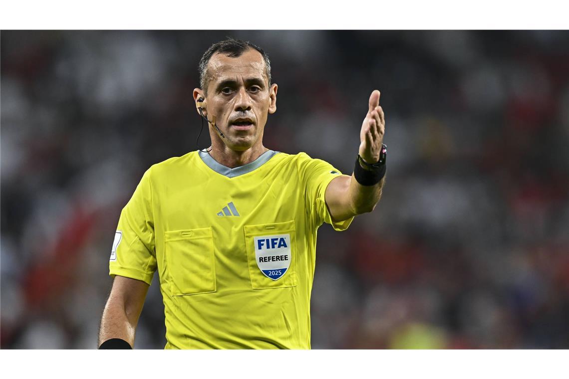 Juan Gabriel Benitez aus Paraguay leitet das zweite WM-Vorrundenspiel der deutschen Fußball-Nationalmannschaft.