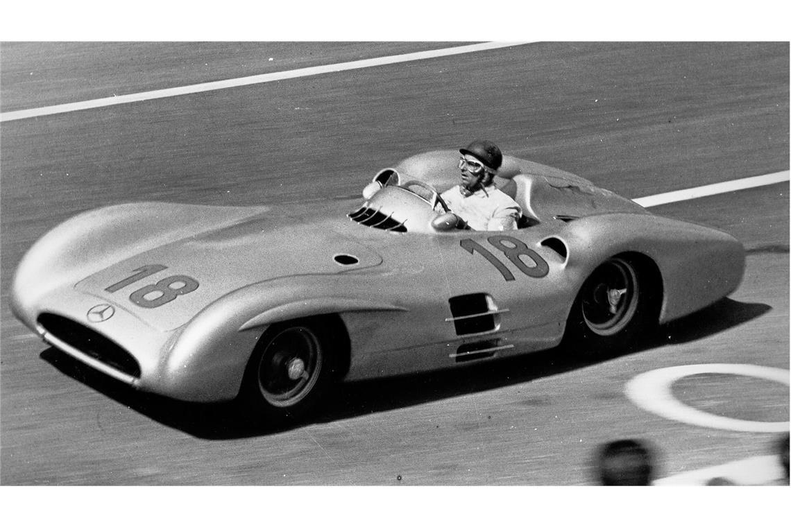 Das teuerste Auto der Welt – Mercedes macht sich selbst Konkurrenz Juan Manuel Fangio steuerte 1954 in Reims die Startnummer 18.