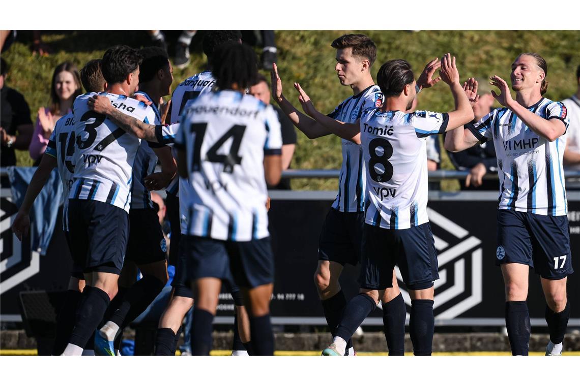 Liveticker zum Nachlesen: 5:1-Sieg in Holzhausen – Blauen ziehen ins Finale ein