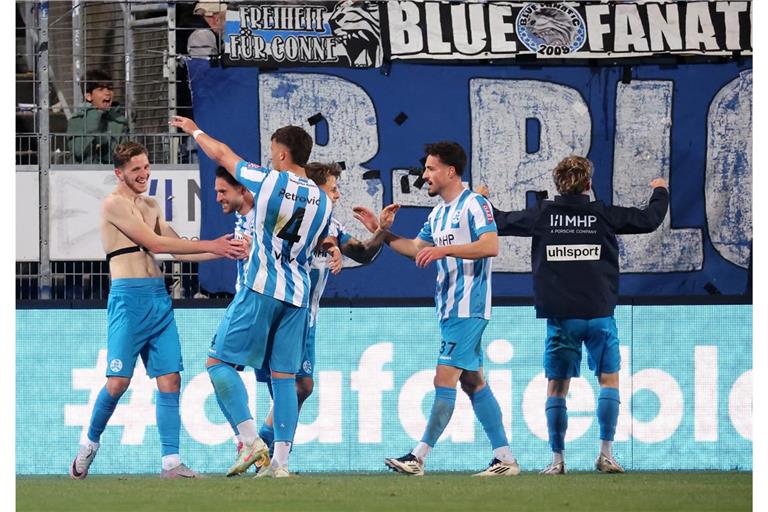Jubel bei den Kickers nach dem 3:2 Tor.