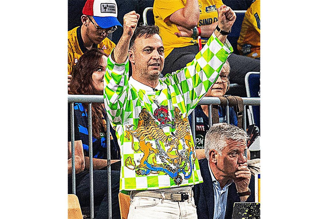 „Der Handball muss die Märkte erobern“ Jubelt bei den Füchsen mit ausgefallener Garderobe: Bob Hanning
