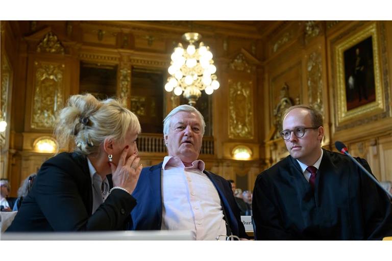 Jürgen Elsässer kam in Begleitung seiner Frau.