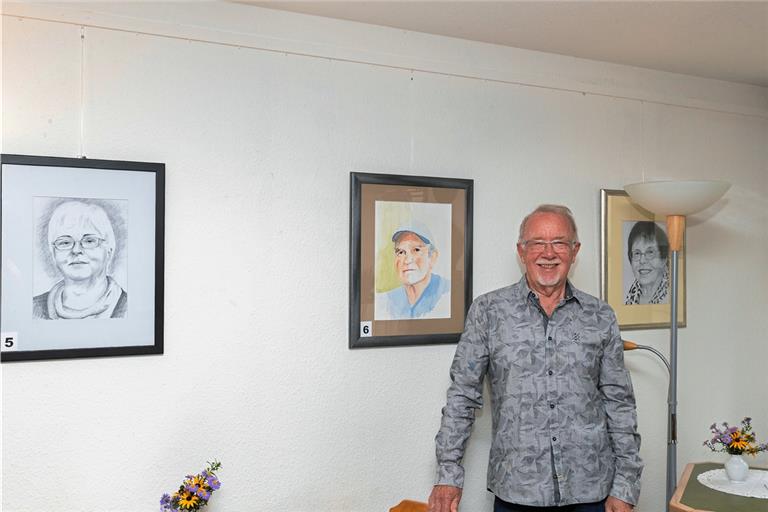 Jürgen Illing reizt vor allem das Porträt. Mal bleibt er dann ganz bei der Zeichnung, mal arbeitet er die Studie als Aquarell aus. Foto: J. Fiedler