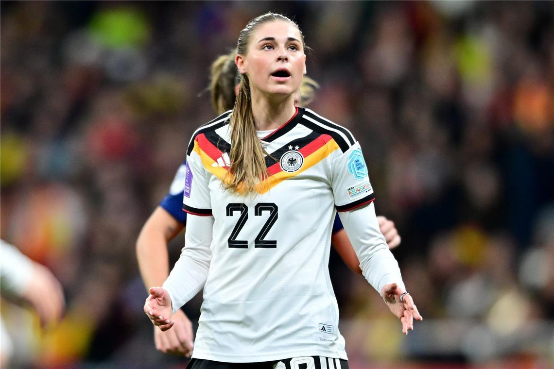 Jule Brand und die deutsche Nationalmannschaft der Frauen spielen in der WM-Qualifikation gegen Slowenien.
