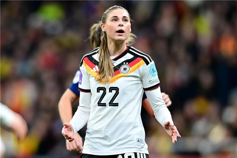 Jule Brand und die deutsche Nationalmannschaft der Frauen spielen in der WM-Qualifikation gegen Slowenien.