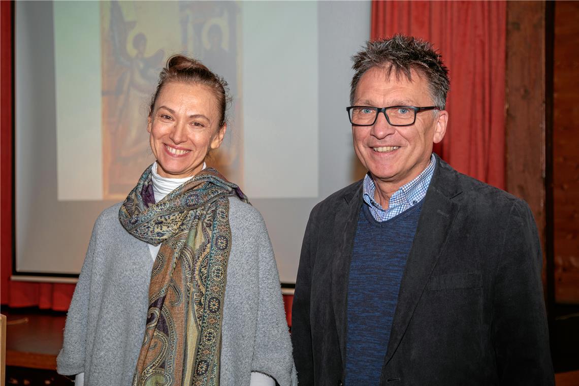 Von Bildern, die im Dienst einer Symbolik stehen Julia Matveyeva und Emanuel Gebauer haben die Thematik in ihrem ersten Vortrag mit vielen Beispielen beleuchtet. Heute widmen sie sich weiteren Facetten. Foto: Stefan Bossow